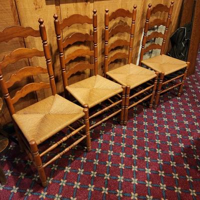 Oak Table w 4 Ladder Back Rush seat Chairs 43"x42" with 3 10" Leaves