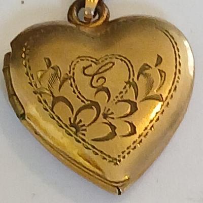 Vintage Gold-Tone Jewelry Lot – Heart Locket, “Grandma” Charm Necklace, and Textured Cuff Bracelet