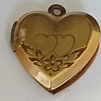 Vintage Gold-Tone Jewelry Lot – Heart Locket, “Grandma” Charm Necklace, and Textured Cuff Bracelet