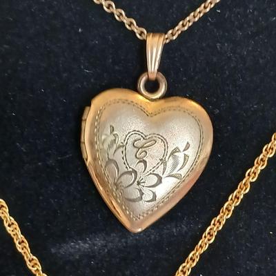 Vintage Gold-Tone Jewelry Lot – Heart Locket, “Grandma” Charm Necklace, and Textured Cuff Bracelet