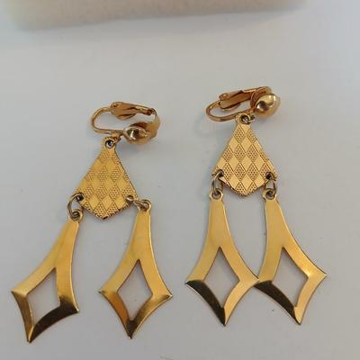 Vintage Gold-Tone Jewelry Lot – Rope Chain, Key Pendant, Band Ring & Geometric Clip-On Earrings
