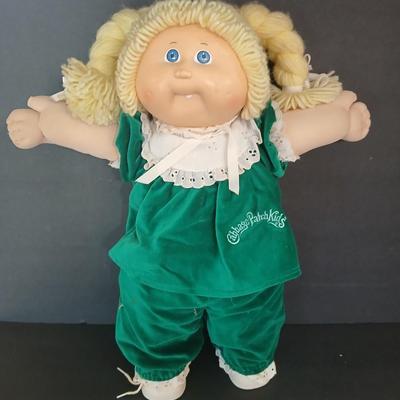 Vintage 1985 Cabbage Patch Kid Doll – Coleco – Original Outfit, Blonde Yarn Hair