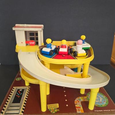 Vintage Fisher-Price #930 Parking Ramp Service Center – With Figures & Cars