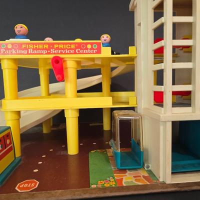 Vintage Fisher-Price #930 Parking Ramp Service Center – With Figures & Cars