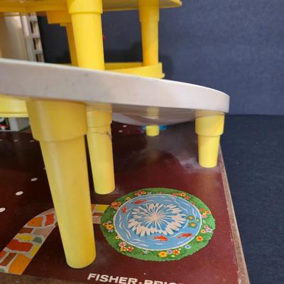 Vintage Fisher-Price #930 Parking Ramp Service Center – With Figures & Cars