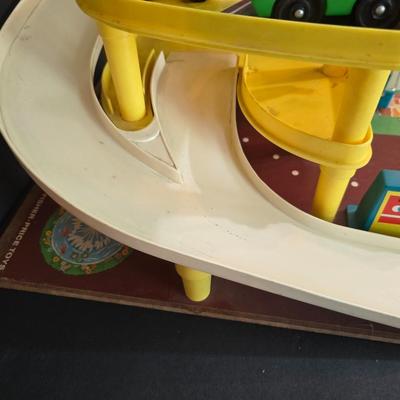 Vintage Fisher-Price #930 Parking Ramp Service Center – With Figures & Cars