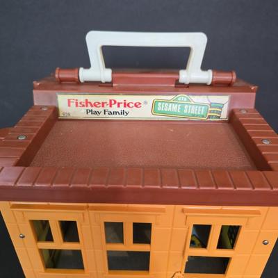 Vintage Fisher-Price Sesame Street Play Family Playset #938 – With Figures & Accessories
