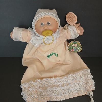 Vintage 1985 Cabbage Patch Kids Baby Doll – Original Gown, Pacifier, Brush & Tag