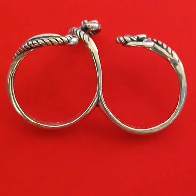 Carolyn Pollack Relios Sterling Silver Open Scroll double finger Ring – Crescent R Mark