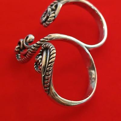 Carolyn Pollack Relios Sterling Silver Open Scroll double finger Ring – Crescent R Mark