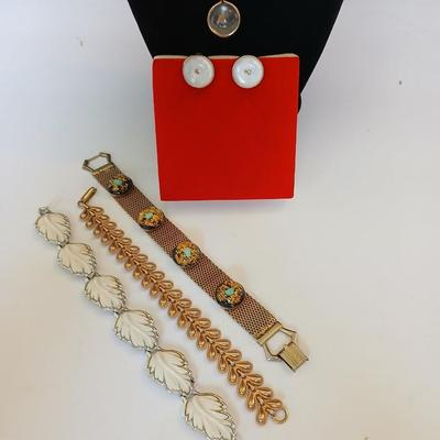 Vintage Jewelry Lot – Vintage Mustard Seed Faith Jewelry Set – Pendant Necklace & Earrings and Retro Bracelets 1940's! RETRO