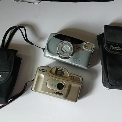 Lot of 2 Kodak 35mm Point & Shoot Cameras with Cases – FunSaver & Cameo