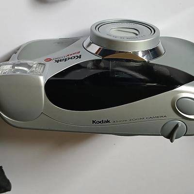 Lot of 2 Kodak 35mm Point & Shoot Cameras with Cases – FunSaver & Cameo