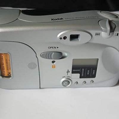 Lot of 2 Kodak 35mm Point & Shoot Cameras with Cases – FunSaver & Cameo