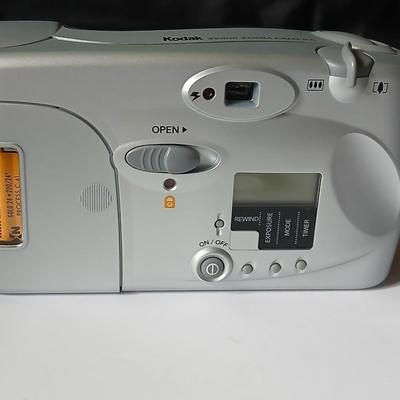 Lot of 2 Kodak 35mm Point & Shoot Cameras with Cases – FunSaver & Cameo