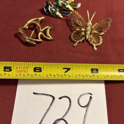 Brooch Lot