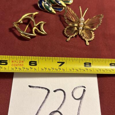 Brooch Lot