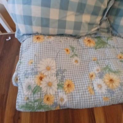 Vintage Queen Bedding Set – Gingham & Daisy Floral, 3 Piece Reversable