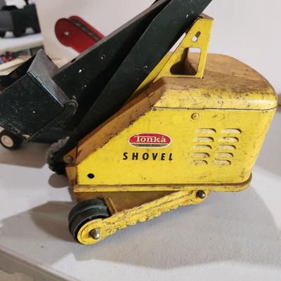 Lot of 3 Tonka Toys Sandloader, Trash Truck, Shovel