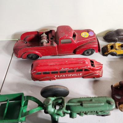Mixed Lot of Die Cast Cars Trucks Farmall , Hubley, Metal Masters, Tootsietoy,