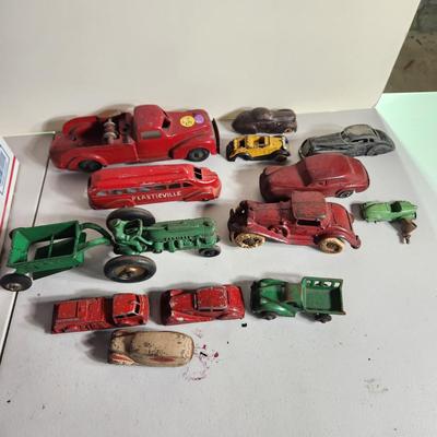 Mixed Lot of Die Cast Cars Trucks Farmall , Hubley, Metal Masters, Tootsietoy,