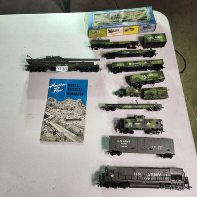 12 Pieces AHM US Army Trains Set 89001