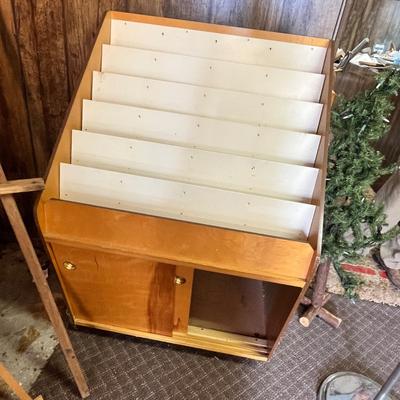 Lot 238 Small Card Rack