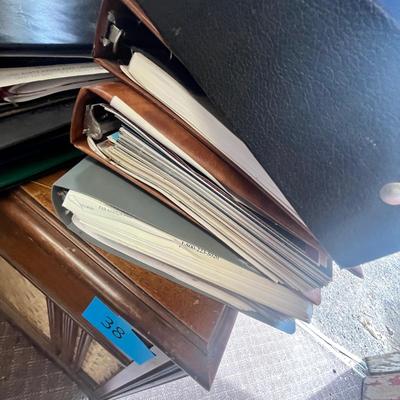 Lot 246 Catalogs of prints