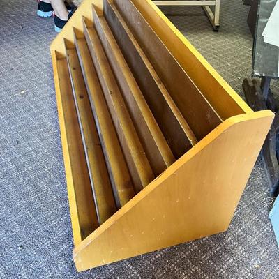 Lot 255 Table top card rack
