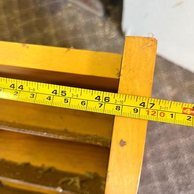 Lot 255 Table top card rack