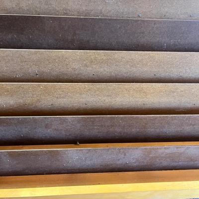 Lot 255 Table top card rack