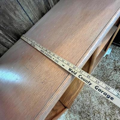 Lot 264 Oak colored book shelf
