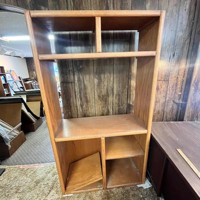 Lot 264 Oak colored book shelf