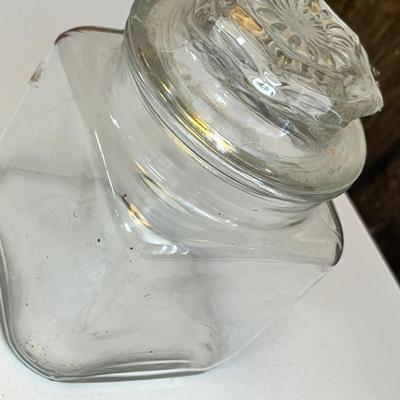 Lot 269 Vintage decor items