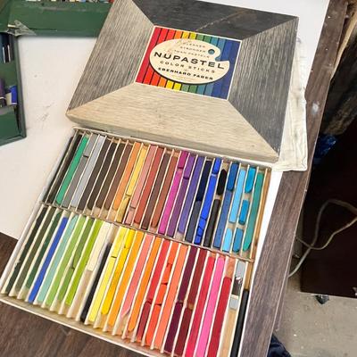 Lot 273 Art Supplies
