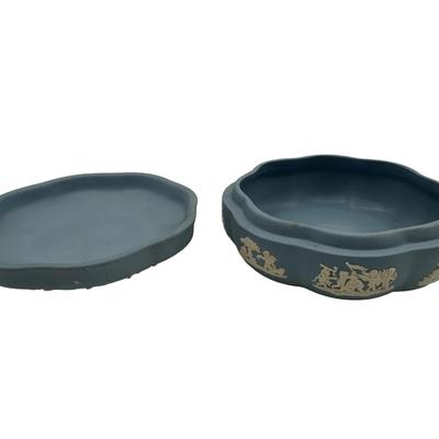 Wedgwood Jasperware Collection – 4 Portrait Plates & Trinket Box