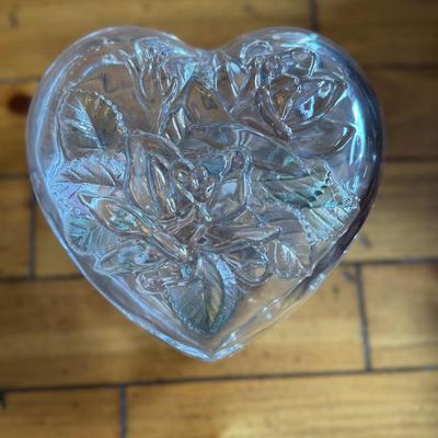 Sale Photo Thumbnail #157: Beautiful vintage-style heart-shaped trinket or candy dish with an ornate floral lid. A sweet accent for vanities, dressers, or gifting.