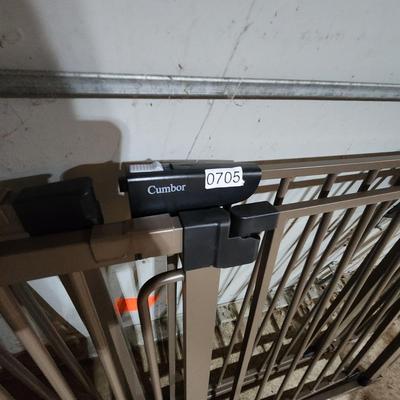 2 Cumbor Portable Safety Gates