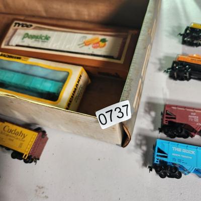 Mixed Train Lot Mostly HO scale