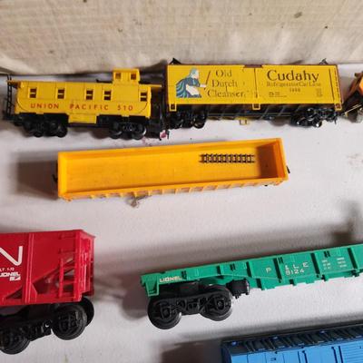 Mixed Train Lot Mostly HO scale