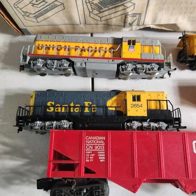 Mixed Train Lot Mostly HO scale