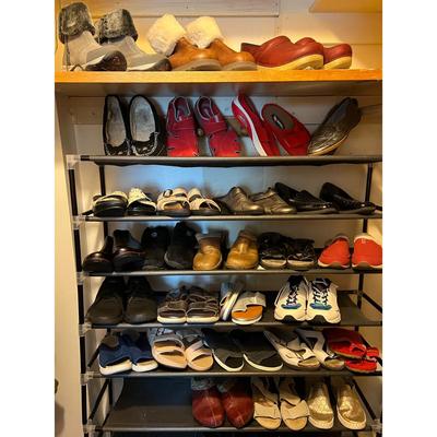Big Lot Designer Women’s Size 9 Shoes
