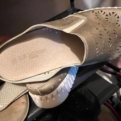 Big Lot Designer Women’s Size 9 Shoes