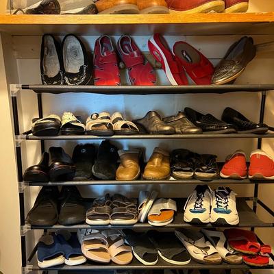 Big Lot Designer Women’s Size 9 Shoes
