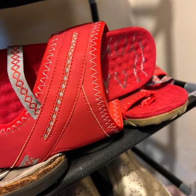 Big Lot Designer Women’s Size 9 Shoes