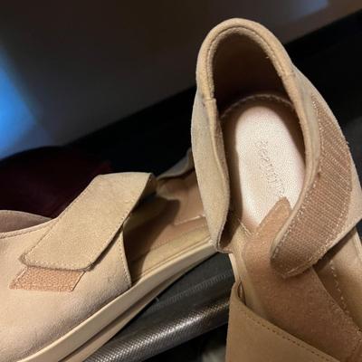 Big Lot Designer Women’s Size 9 Shoes
