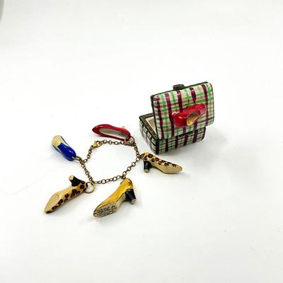 Sale Photo Thumbnail #366: Limited Edition 17 out of 500
Signed Ansonia
Measurements:
Shoe Box is 2" in width, 2" in height
Shoe Bracelet is 6.5"