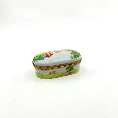 Sale Photo Thumbnail #383: Handpainted Country Scene
Measurements:
2.75" in width, 1.5" in height