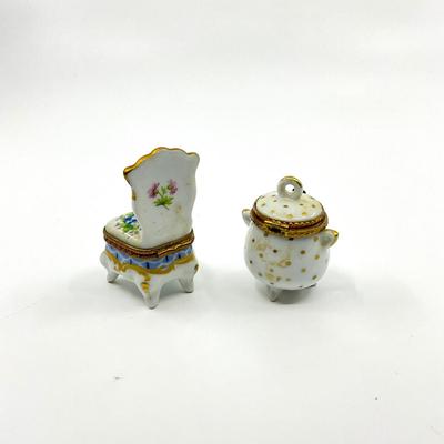 Sale Photo Thumbnail #391: Lid on pot does not sit correctly
pot: 1.75" Height, 1.5" Diameter
Chair: 2.25"Height, 1.25" Width