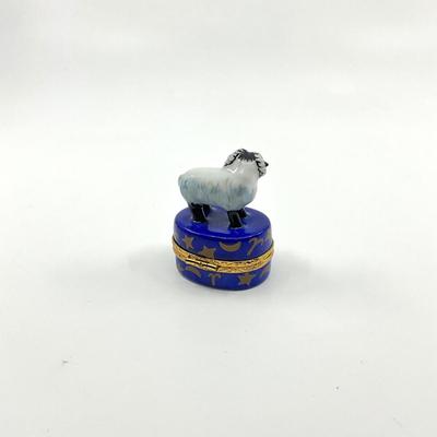 Sale Photo Thumbnail #395: measurements:
1.5" Width, 2" Height